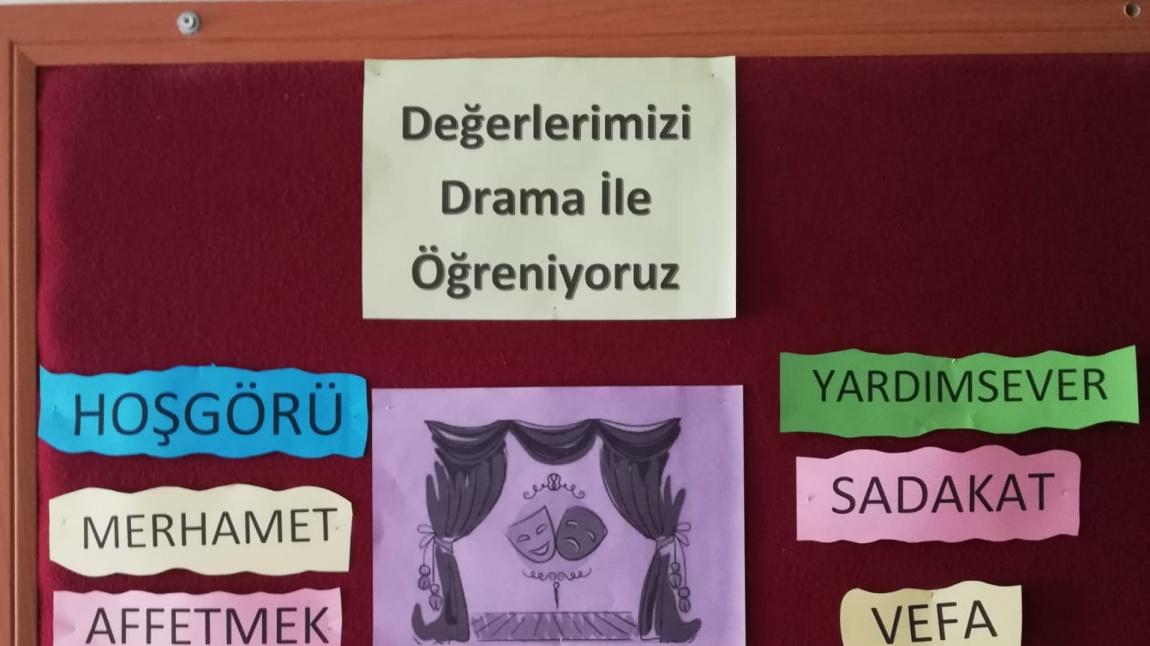 DEĞERLERİMİZİ DRAMA İLE ÖĞRENİYORUZ